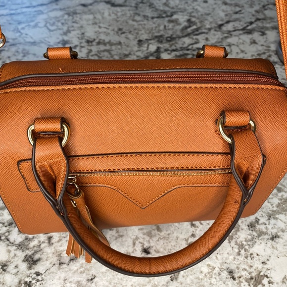 Fashion nova women's brown handbag. - Picture 1 of 4